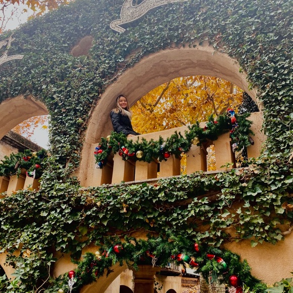 Meet your Poshmark Ambassador, Renata - Picture 8 of 8